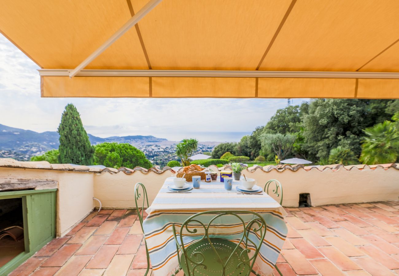 Terrasse mit Meerblick andere Ansicht