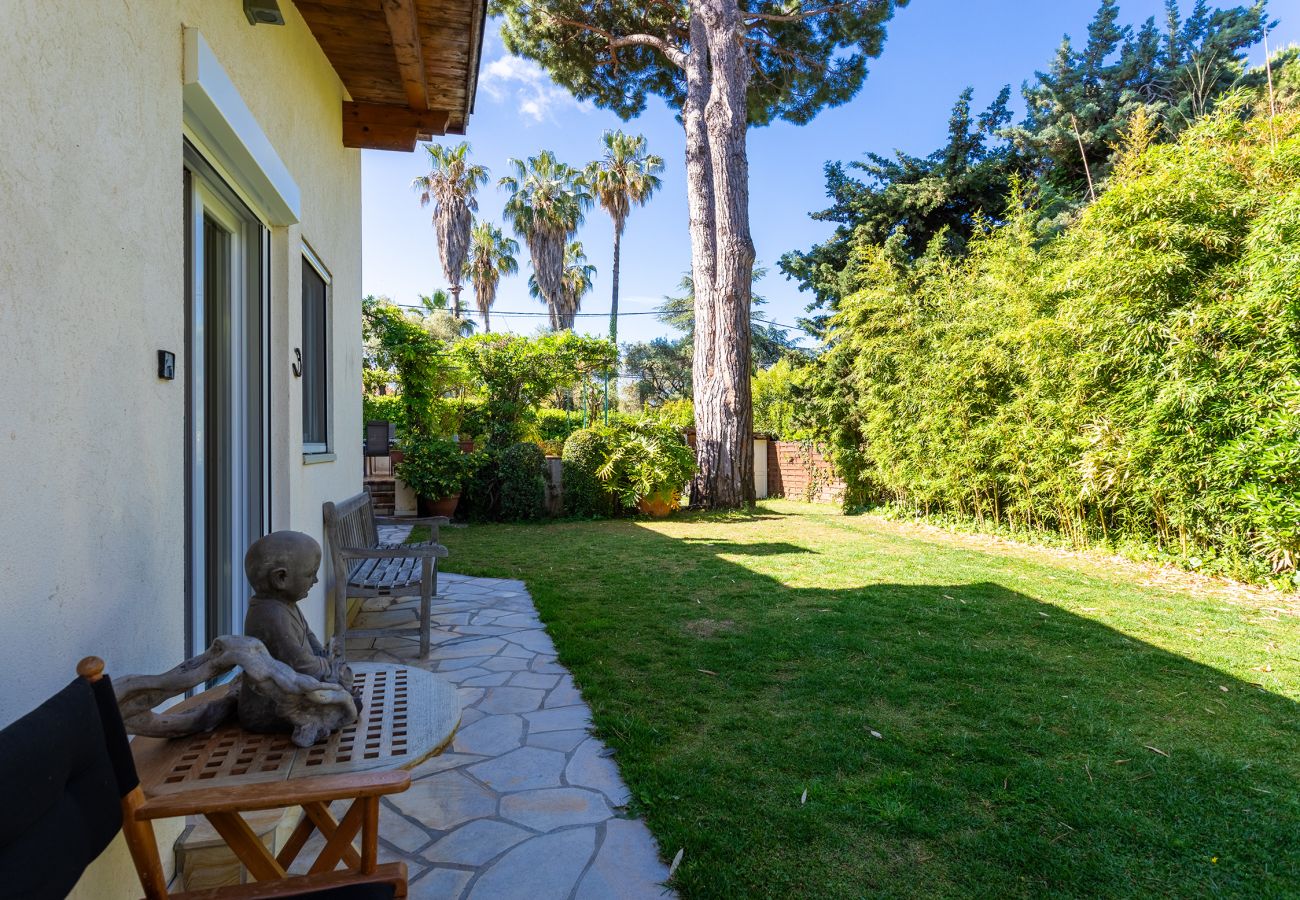 Villa in Juan-les-Pins - VILLA LES ONDES VI4120 by RIVIERA HOLIDAY HOMES