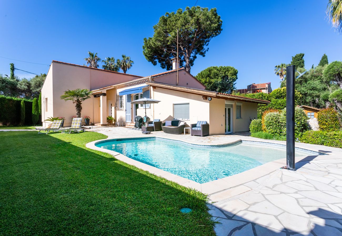 Villa in Juan-les-Pins - VILLA LES ONDES VI4120 by RIVIERA HOLIDAY HOMES