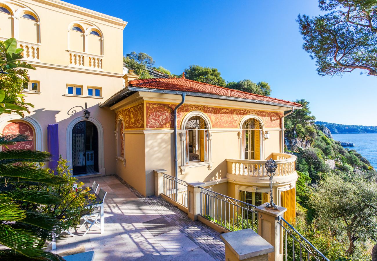 Herrliche Villa mit Meerblick