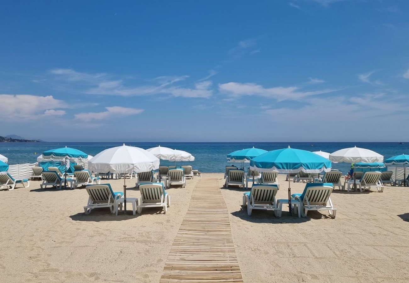 Ferienhaus 83TEIL, 850m vom Strand und Meerblick, Sainte-Maxime, Côte d'Azur