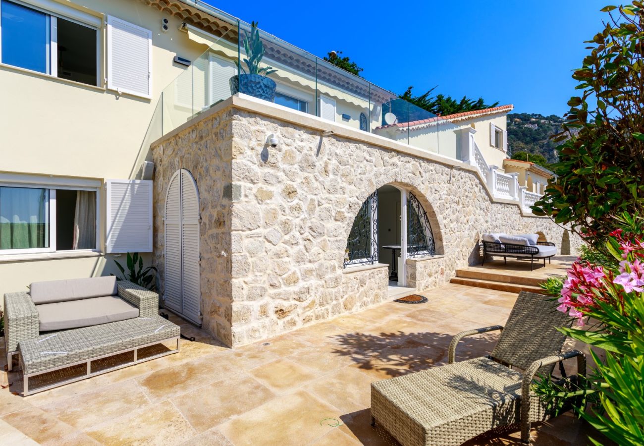 Villa in Villefranche-sur-Mer - VILLA  BELLE VUE VI4394 By Riviera Holiday Homes