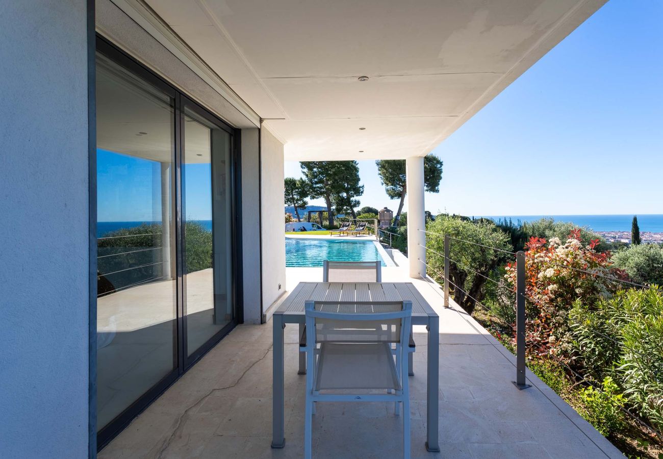 Villa in Nizza - VILLA  ADRIANA VI4411 By Riviera Holiday Homes