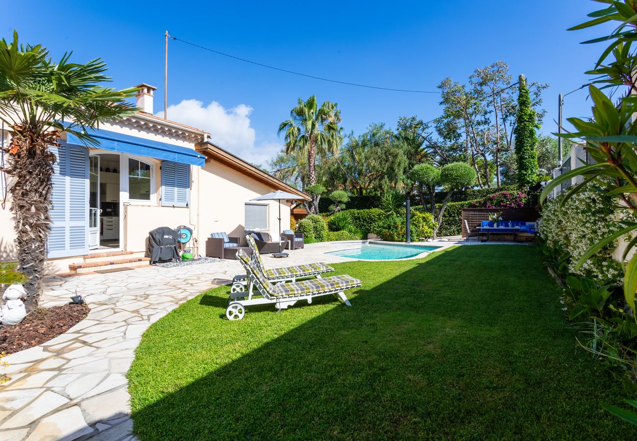 Villa à Juan-les-Pins - VILLA LES ONDES VI4120 by RIVIERA HOLIDAY HOMES