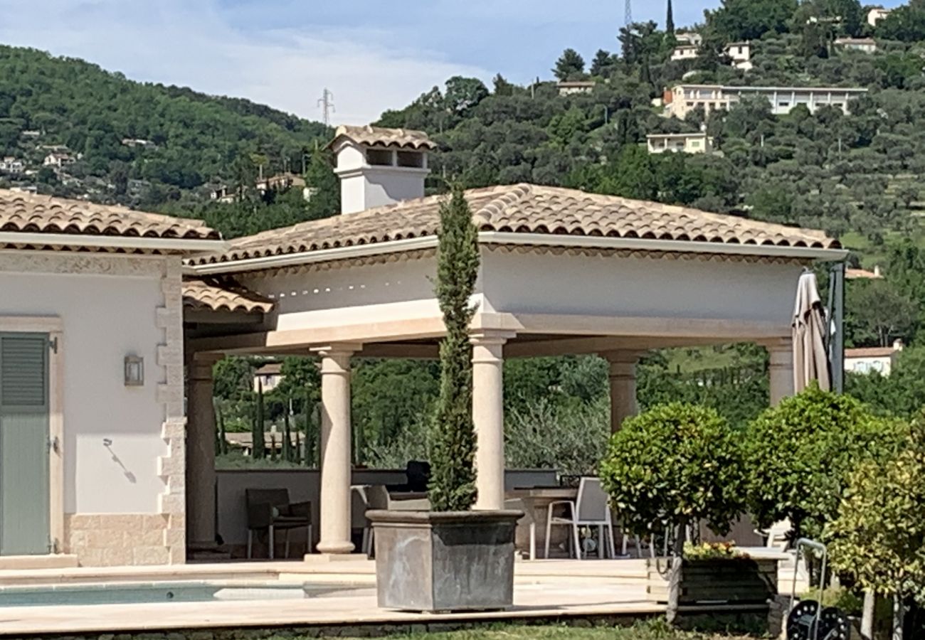 Villa à Châteauneuf-Grasse - Villa d'Ock-en-Bourg