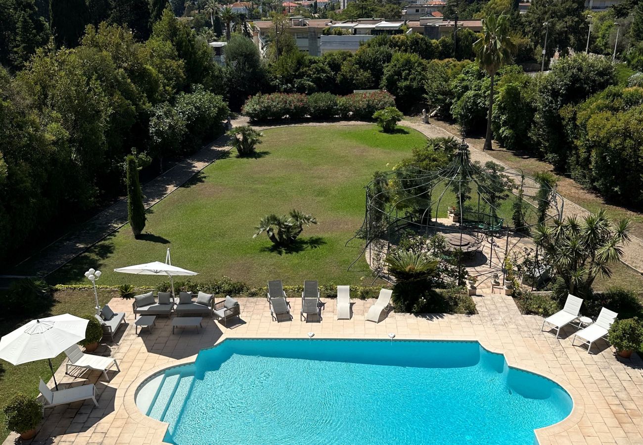 grande villa de vacances avec piscine privée cannes