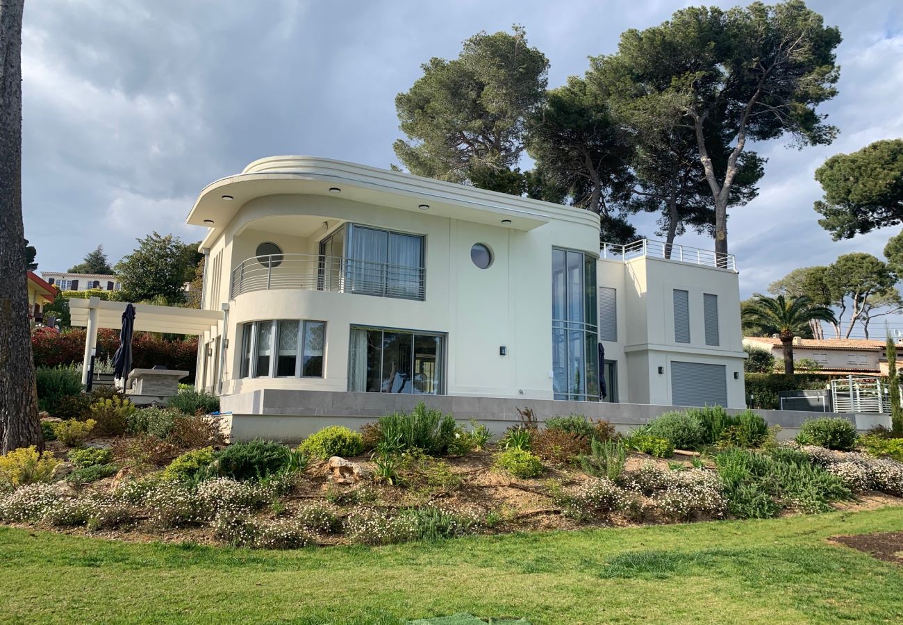 Villa à Antibes - Villa Exceptionnelle 7 chambres 7 sdb / CHARLESTON