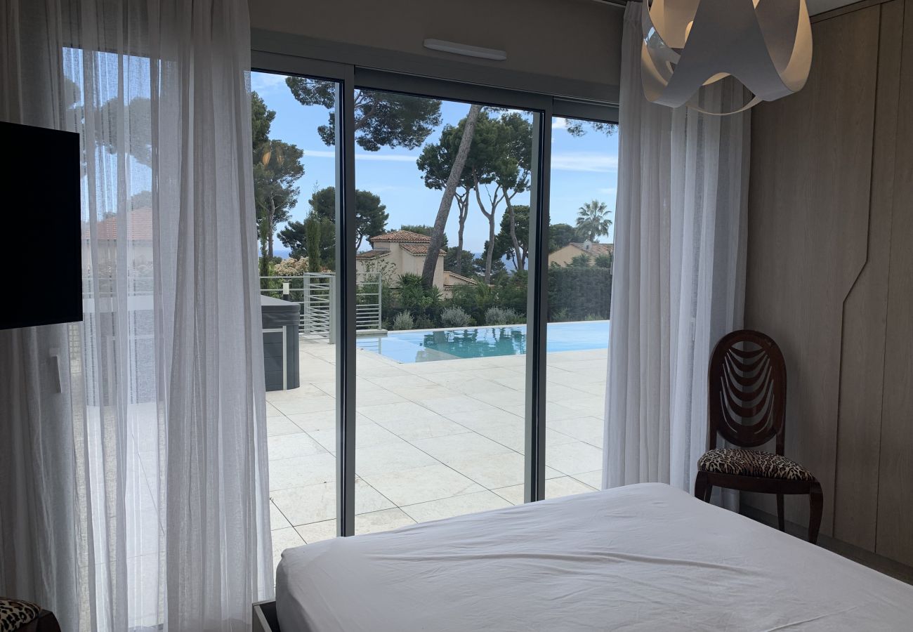 Villa à Antibes - Villa Exceptionnelle 7 chambres 7 sdb / CHARLESTON