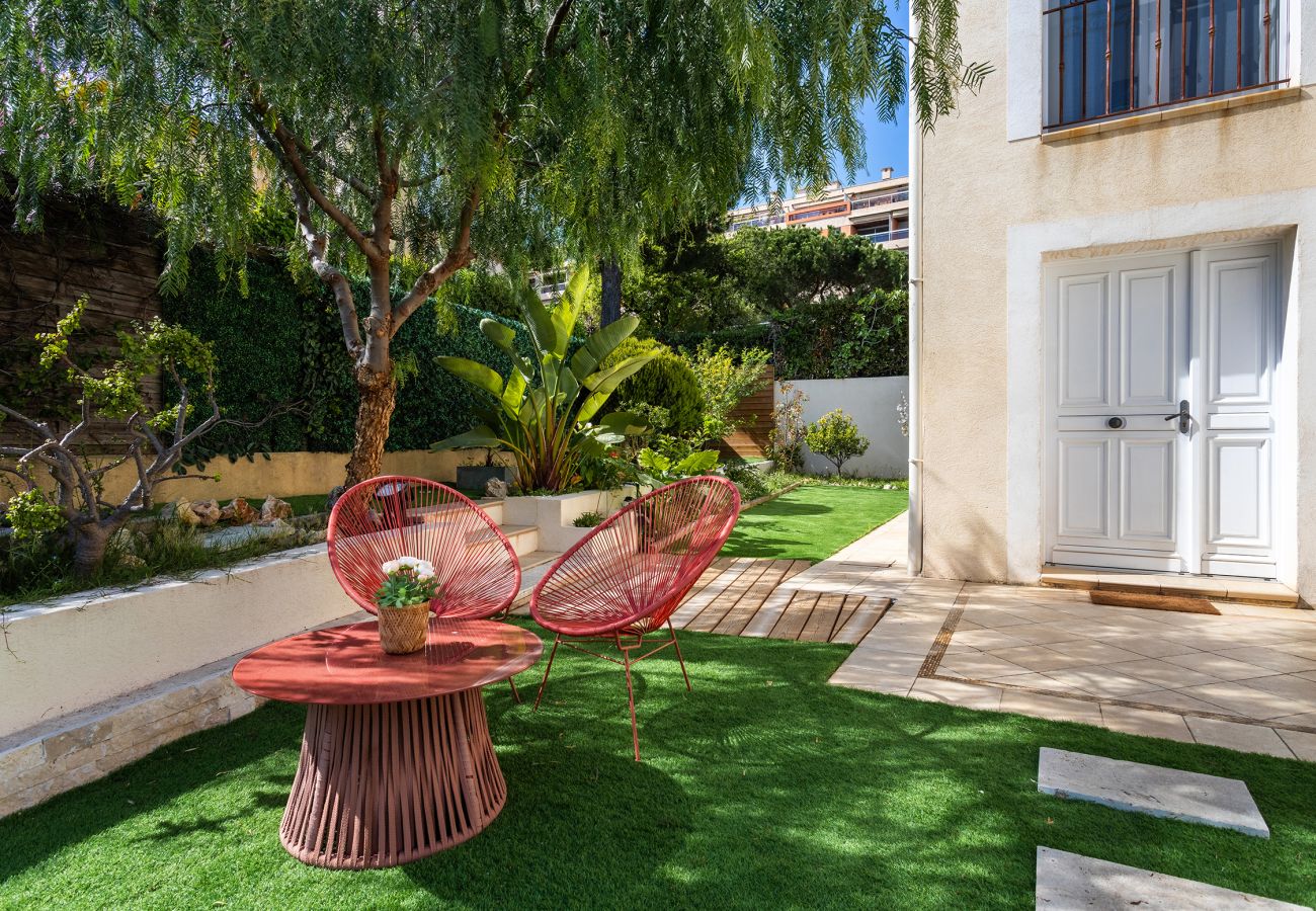 Villa à Cagnes-sur-Mer - VILLA COTE SUD VI4402 By Riviera Holiday Homes