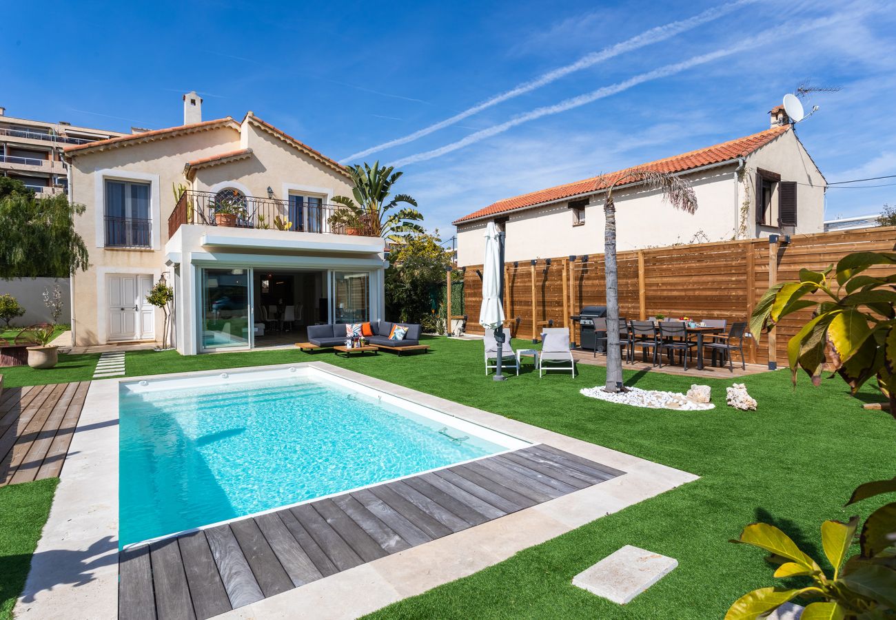 Villa à Cagnes-sur-Mer - VILLA COTE SUD VI4402 By Riviera Holiday Homes