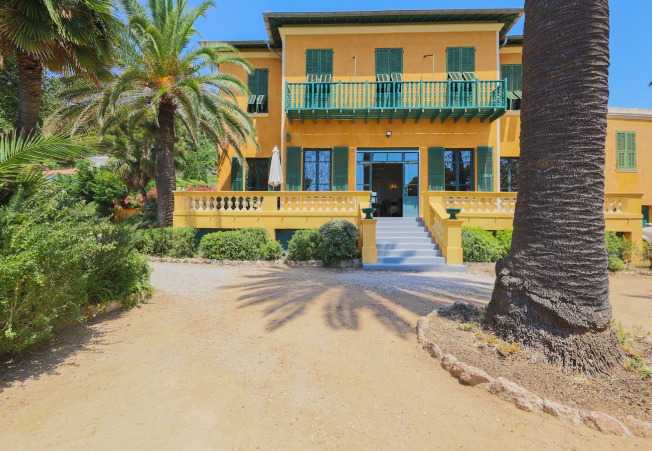 Villa in Cap-d´Ail - VILLA ROC FLEURY VI1094 by RIVIERA HOLIDAY HOMES