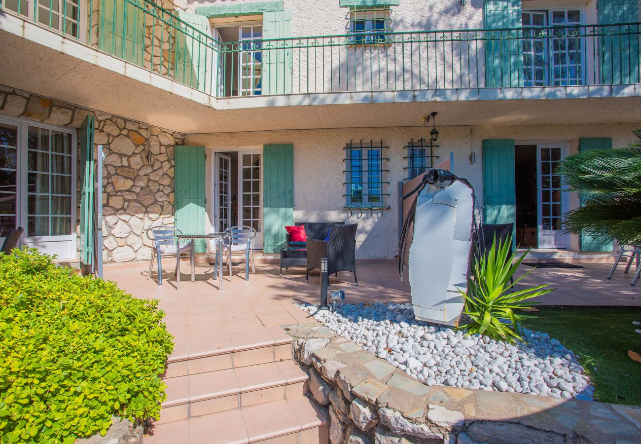 Villa in Mandelieu-la-Napoule - VILLA JUSTINE VI4239 By Riviera Holiday Homes