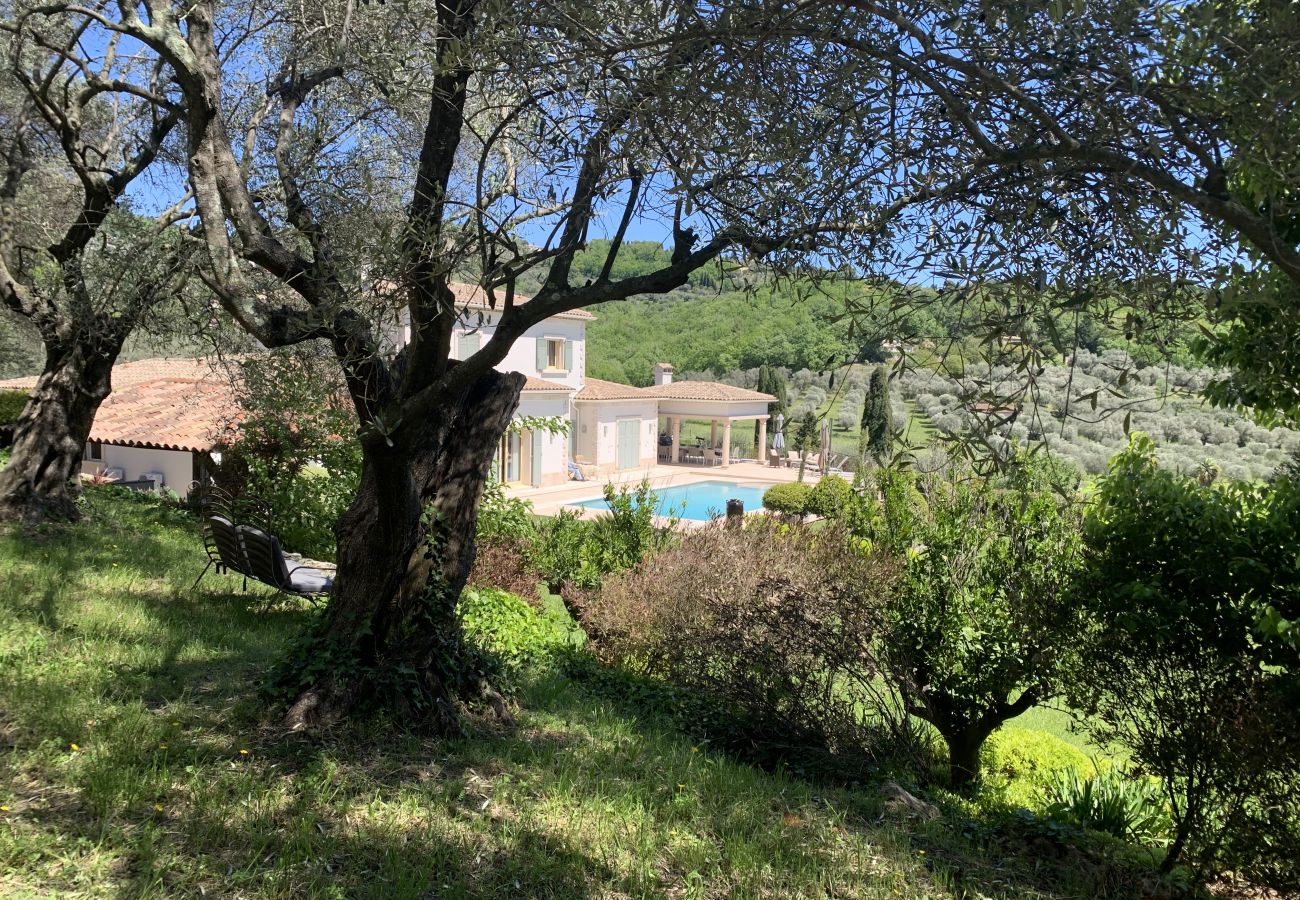 Villa in Châteauneuf-Grasse - Villa d'Ock-en-Bourg