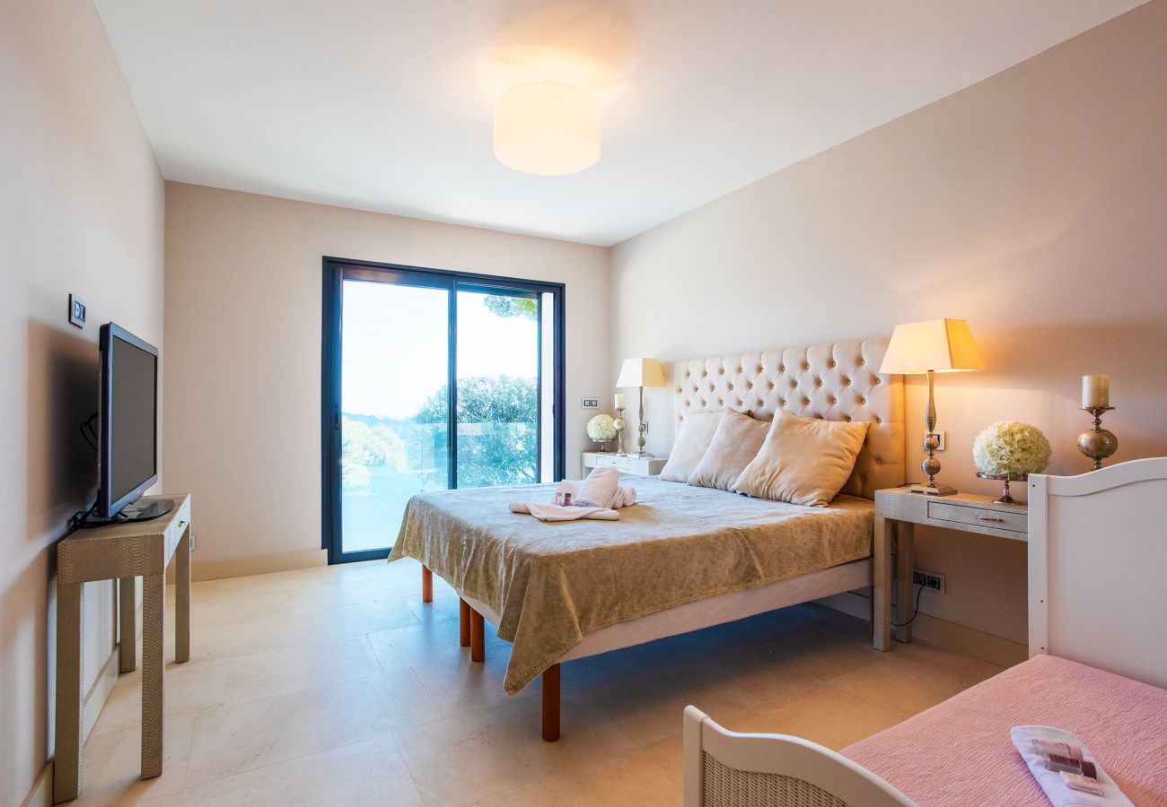 Villa in Nice - VILLA HESPERIDES VI4337 By Riviera Holiday Homes