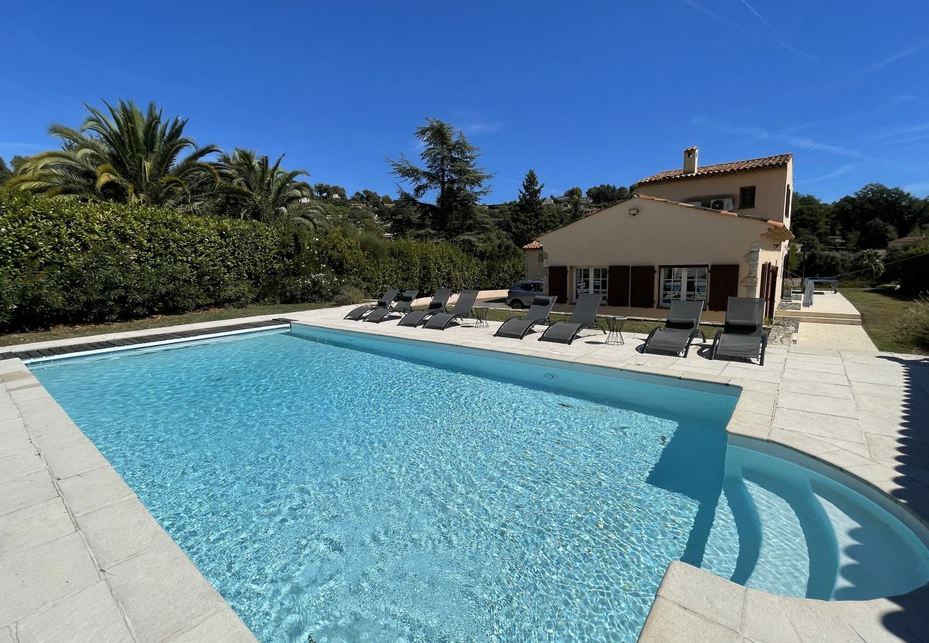 Villa in Vence - VILLA LA LOUBIANE VI4428 By Riviera Holiday Homes