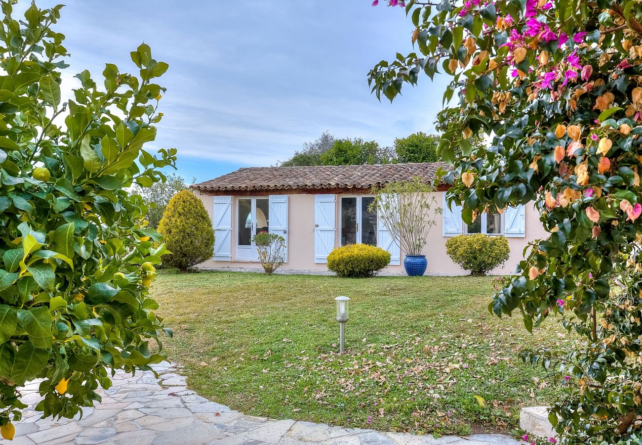 Villa in Tourrettes-sur-Loup - VILLA CEDRAT VI4270 by Riviera Holiday Homes