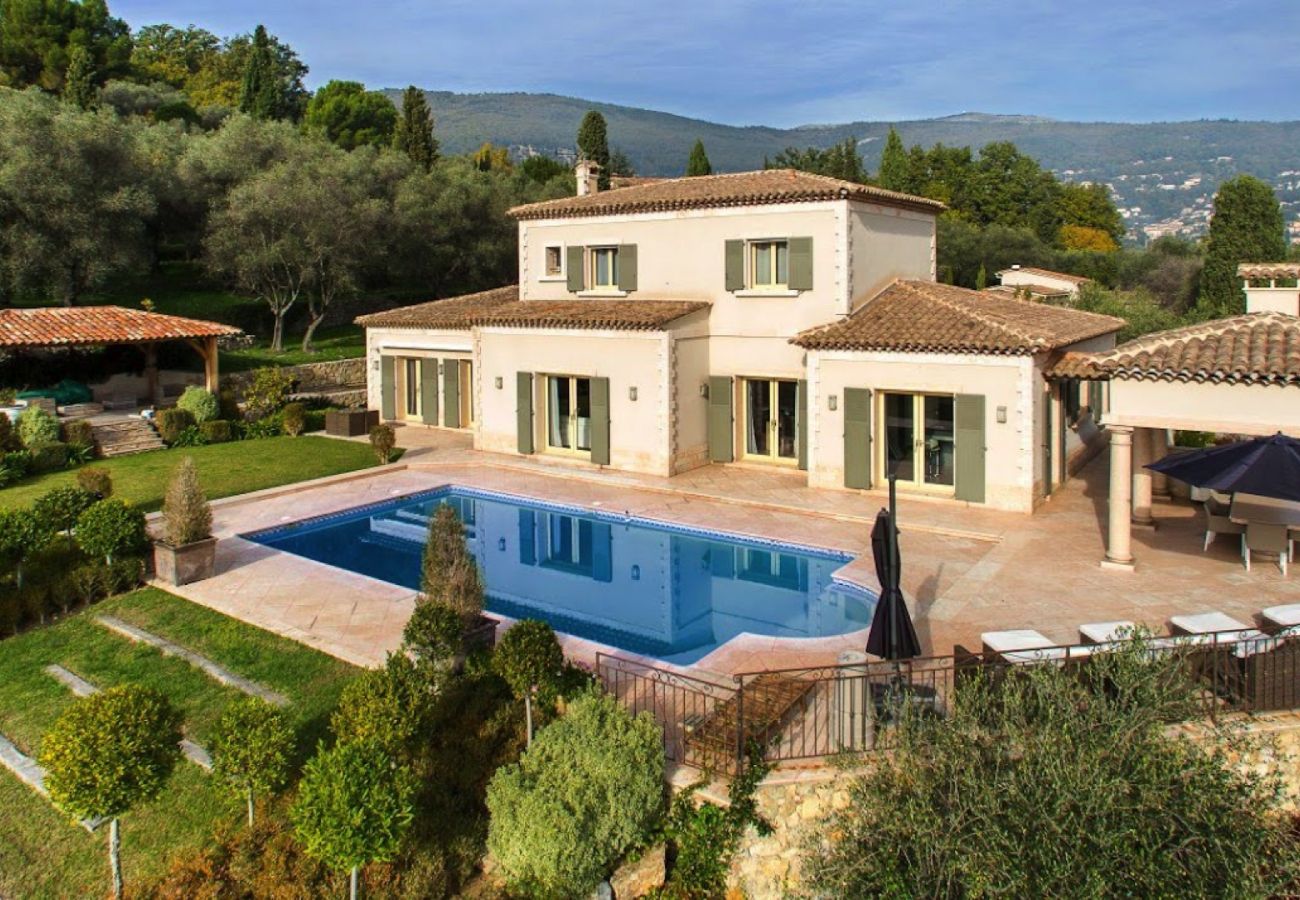 Villa in Châteauneuf-Grasse - Villa d'Ock-en-Bourg