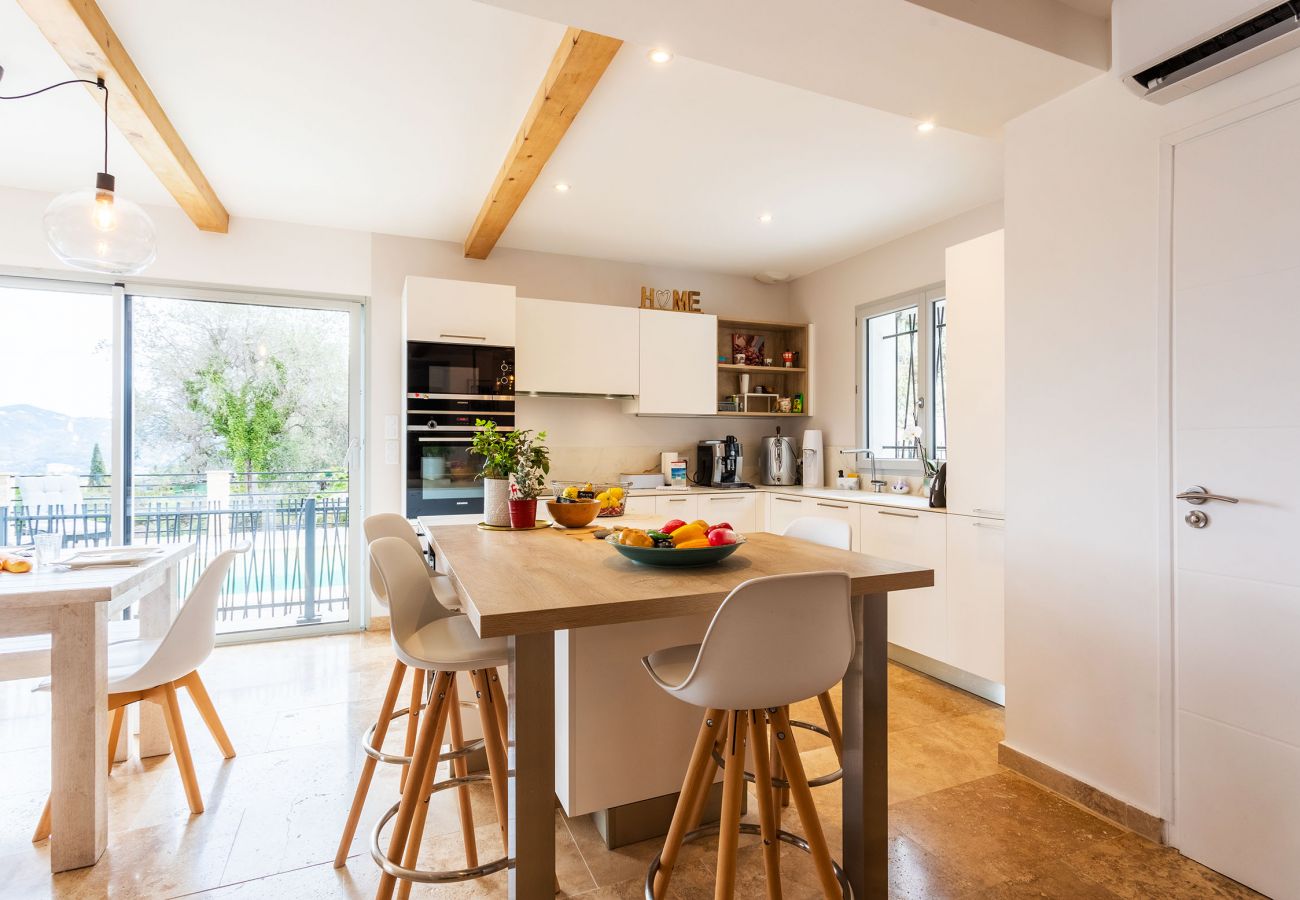 the dining room and American kitchen